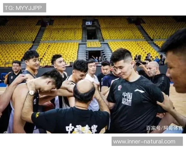 重庆篮球队在最新状态排行榜中荣登第九名展现强劲实力与潜力