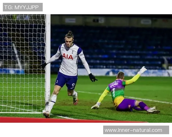 世界杯精彩对决里昂逆转热刺上演帽子戏法引爆全场激情