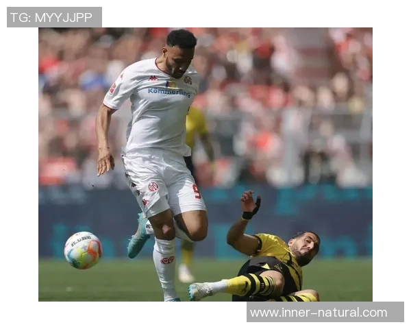 德甲精彩对决拜仁大胜莱比锡补时绝杀点燃全场热情与转会传闻交织